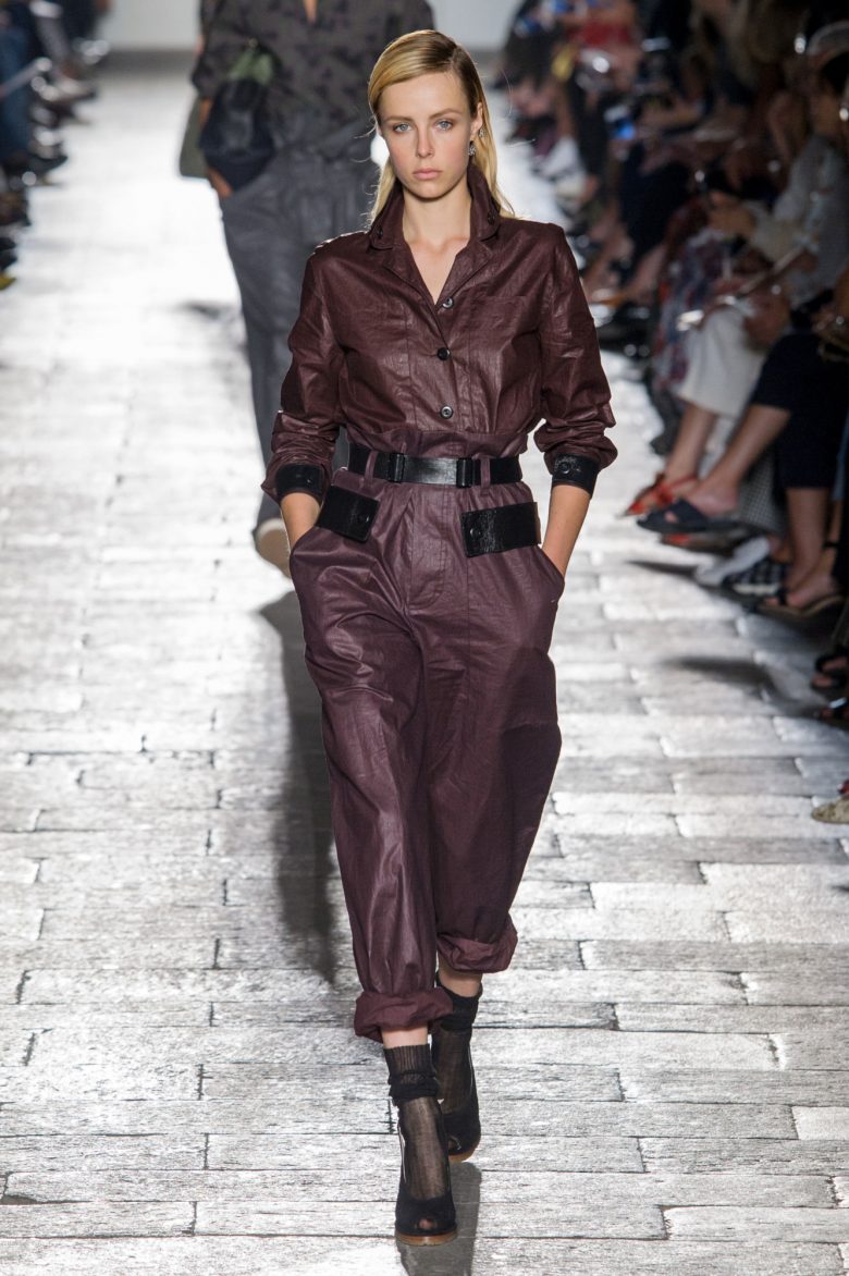 Lauren Hutton, 72 Anos no Desfile de Bottega Veneta