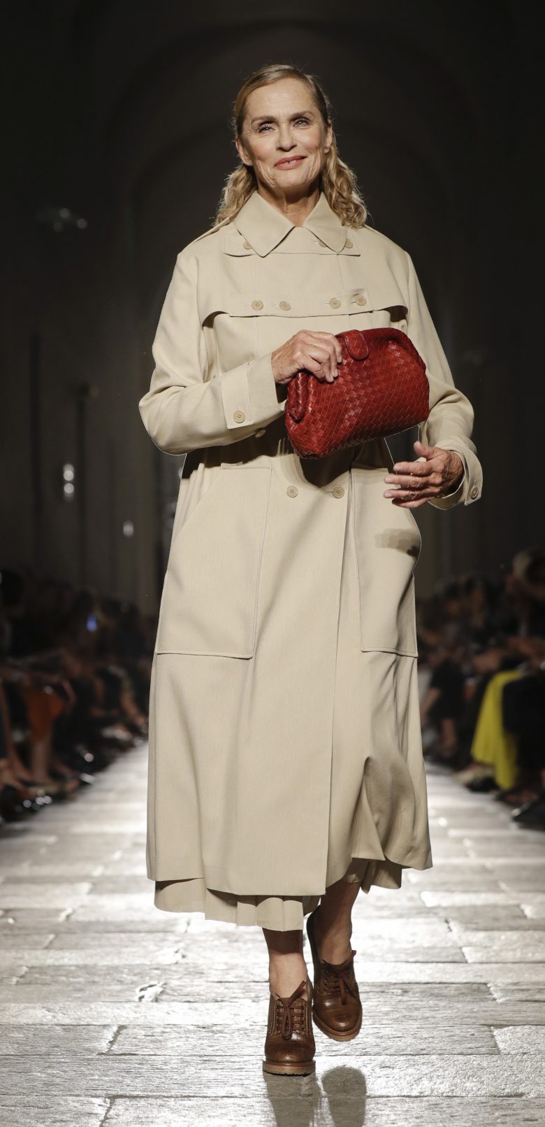 Lauren Hutton, 72 Anos no Desfile de Bottega Veneta