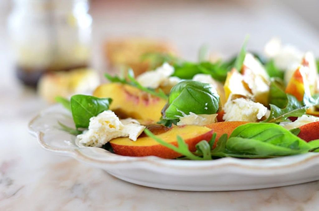 saladas-de-verao-com-alguma-fruta