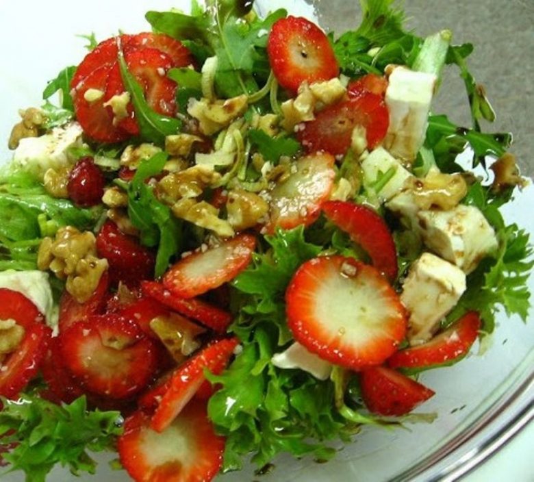 saladas-de-verao-com-alguma-fruta