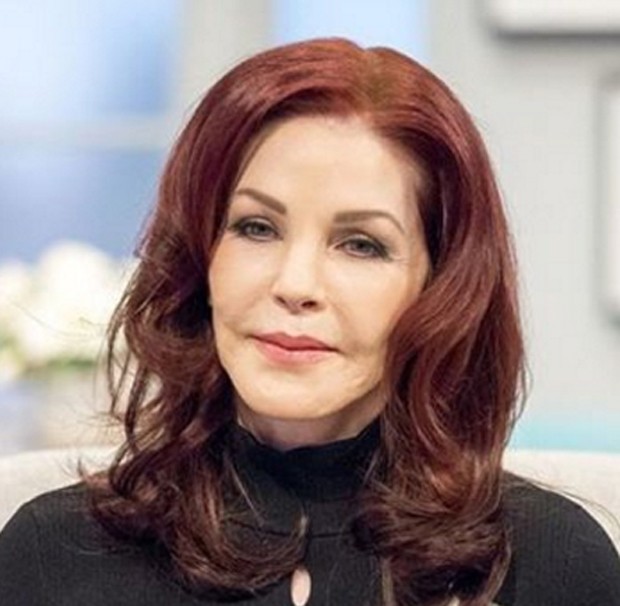 Priscilla-Presley-revelou-que-elvis-nunca-a-viu-sem-maquiagem