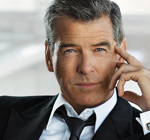 pierce-brosnan-continua-charmoso-aos-63-anos