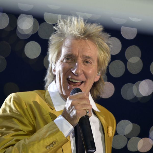 rod-stewart-fez-72-anos-e-continua-sexy