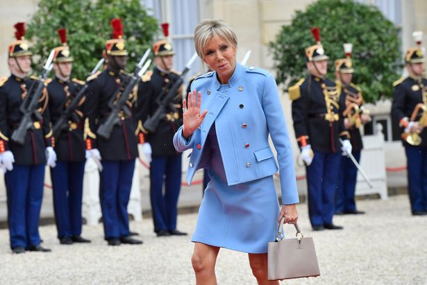 brigitte-trogneux-usou-louis-vuitton-para-a-posse-presidencial