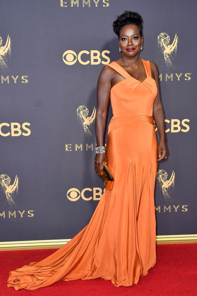 50+-que-brilharam-no-tapete-vermelho-d-emmys-2017