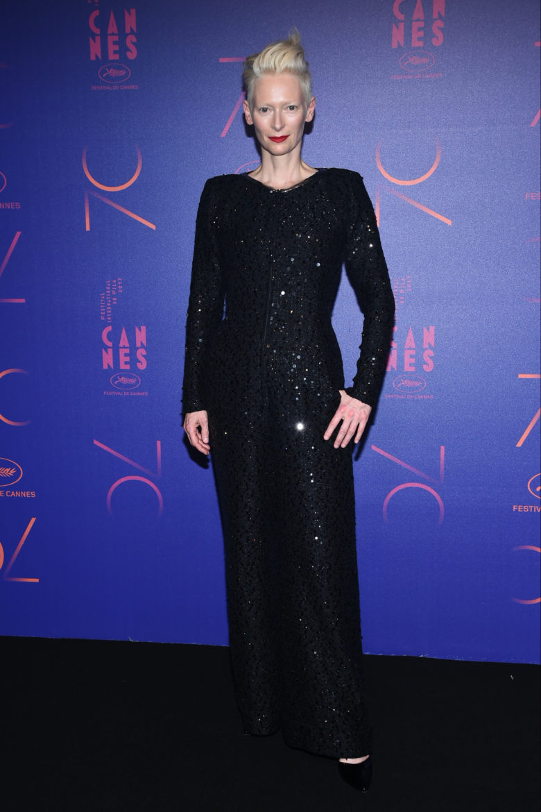 tilda-swinton-em-8-looks-elegancia-de-outra-galaxia