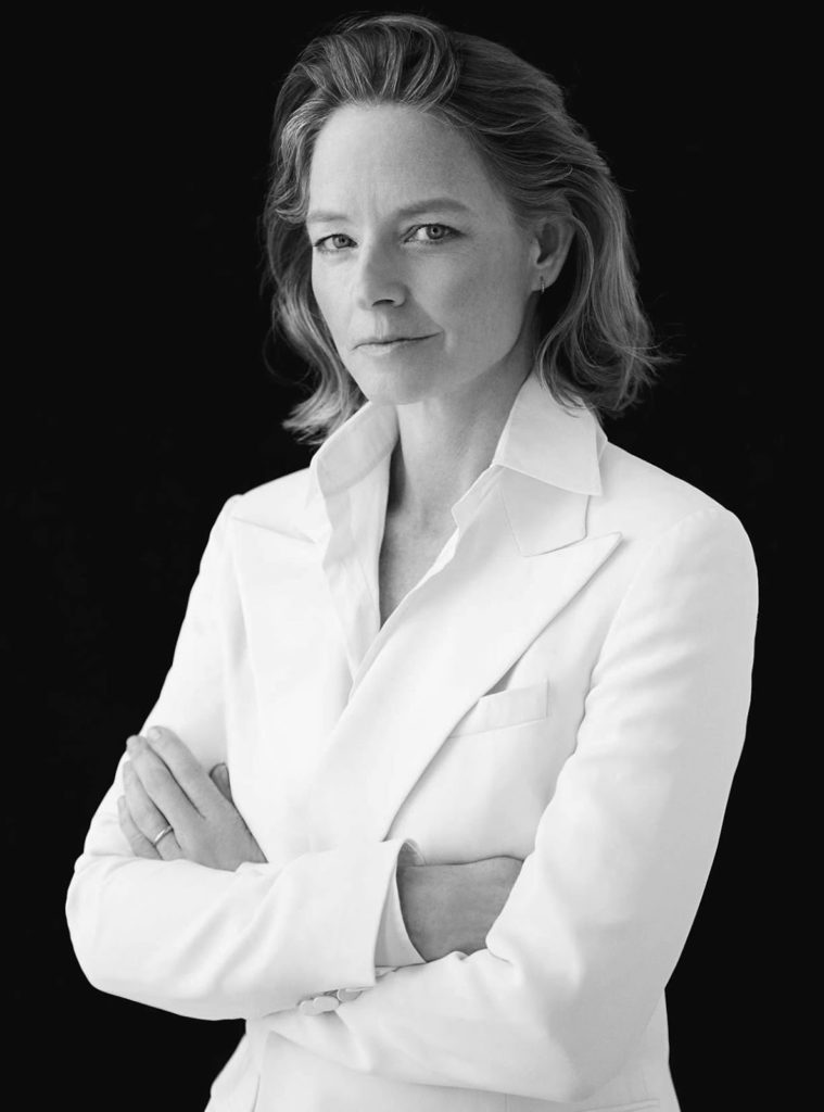 jodie-foster-55-anos-poderosa-na-capa-da-harpers-bazaar