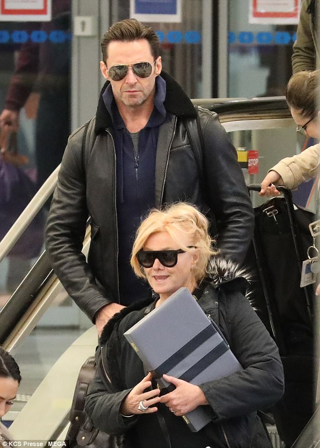 o-ator-hugh-jackman-e-deborrah-lee-furnes-um-casal-em-que-a-diferenca-de-idade-e-apenas-um-numero