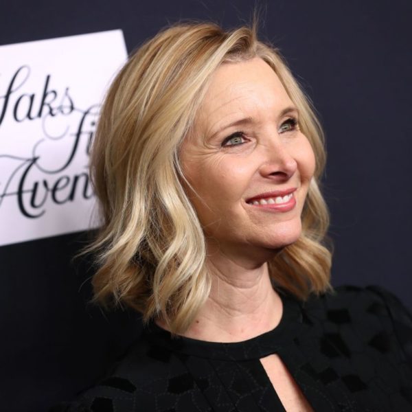 https://www.janeisatomas.com.br/wp-content/uploads/2018/03/lisa-kudrow-at-womens-cancer-research-fund-hosts-an-unforgettable-evening-in-los-angeles-02-27-2018-1.jpg