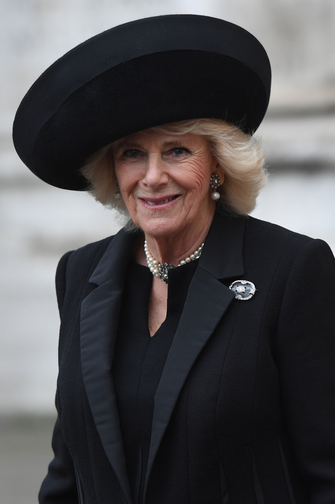 os-broches-favoritos-de-camilla-parker-bowles