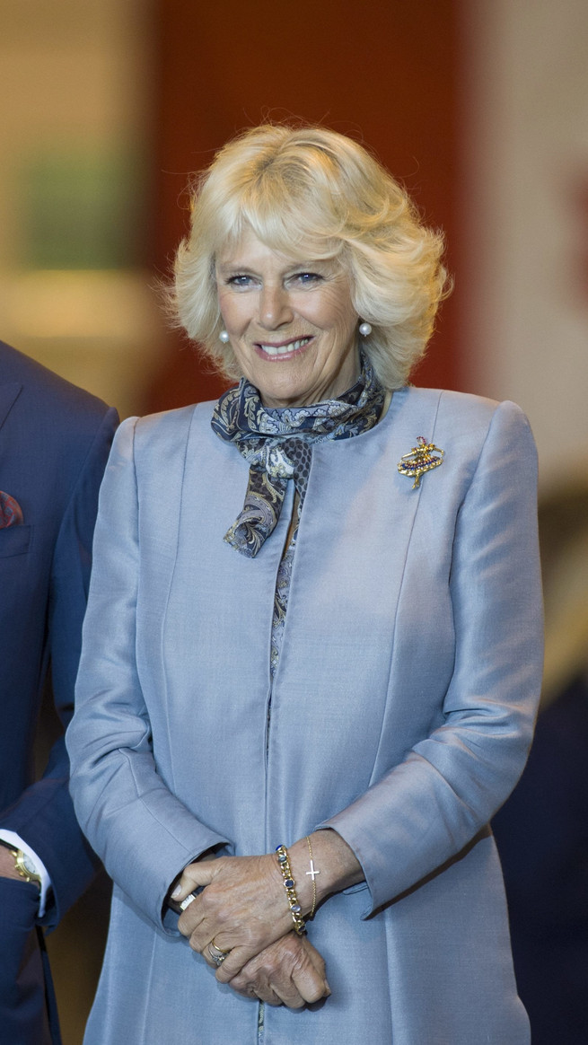 os-broches-favoritos-de-camilla-parker-bowles