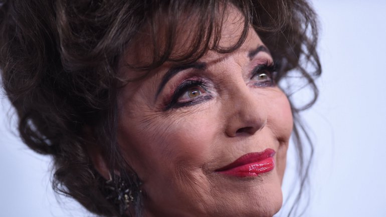 joan-collins-aos-85-anos-em-capa-de-revista