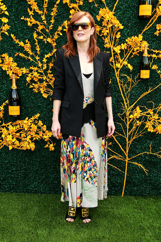 7-looks-julianne-moore