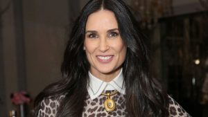 Demi Moore 56 Anos Posa Nua Para a Revista Harper's Bazaar